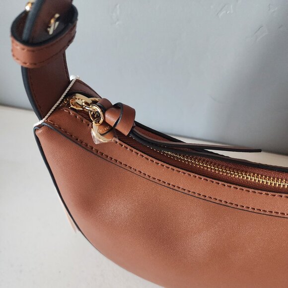 Oryany Crossbody "NEW" - Picture 5 of 16